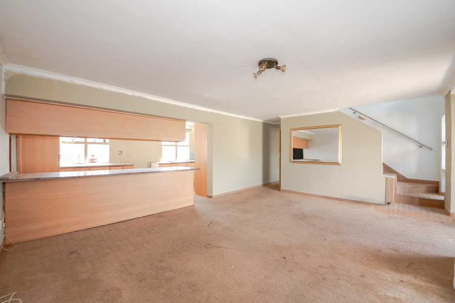 6 Bedroom Property for Sale in Pringle Bay Western Cape